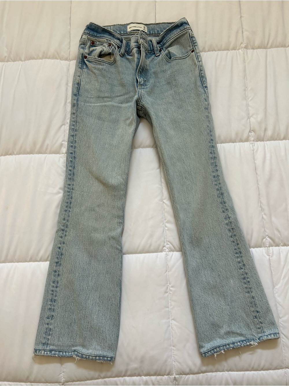 Abercrombie & Fitch Loose Flare Jeans